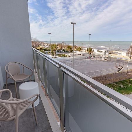 סניגליה Hotel Tritone מראה חיצוני תמונה