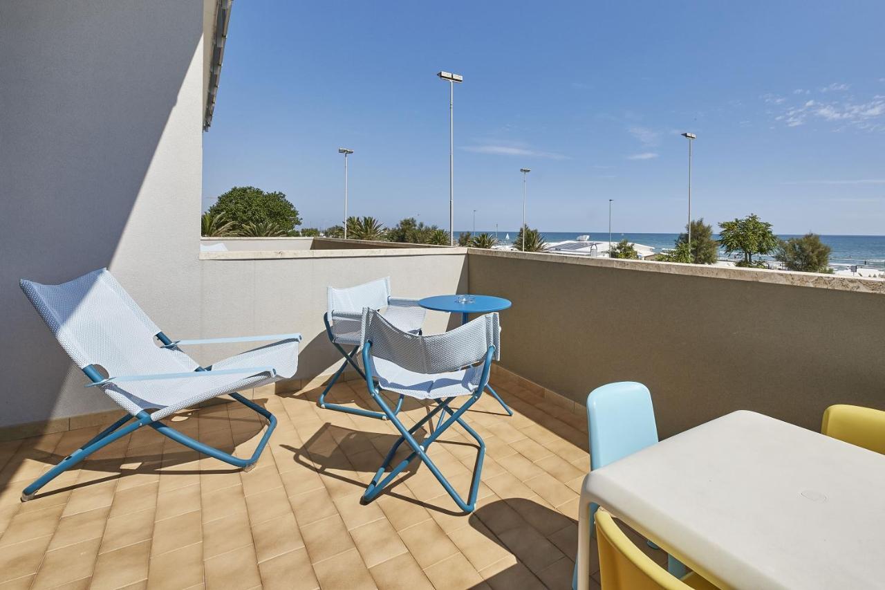 סניגליה Hotel Tritone מראה חיצוני תמונה