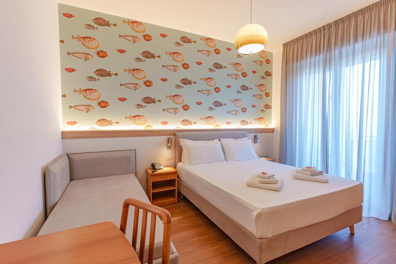 סניגליה Hotel Tritone מראה חיצוני תמונה