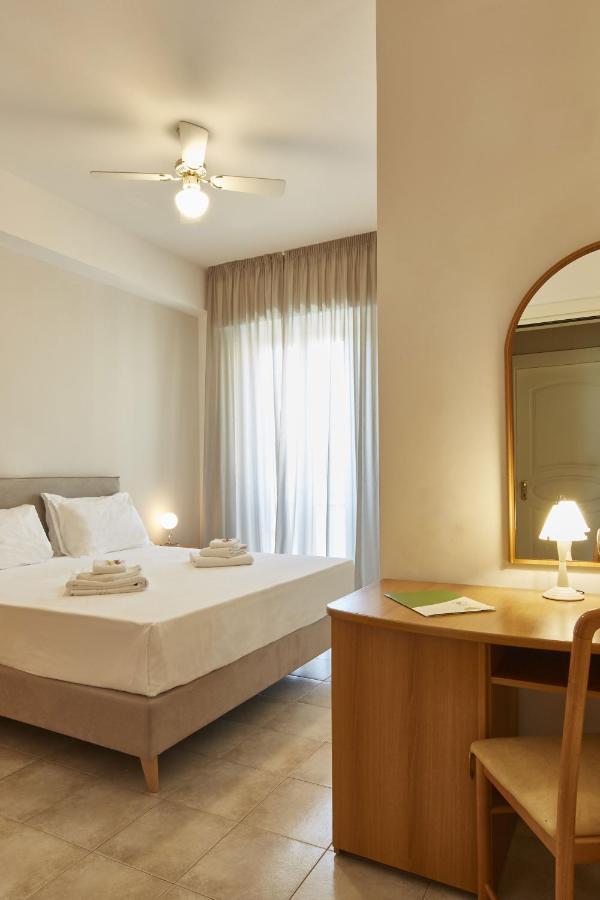 סניגליה Hotel Tritone מראה חיצוני תמונה