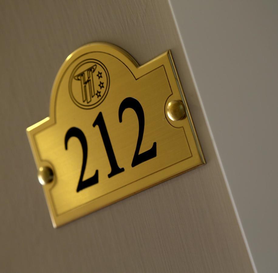 סניגליה Hotel Tritone מראה חיצוני תמונה