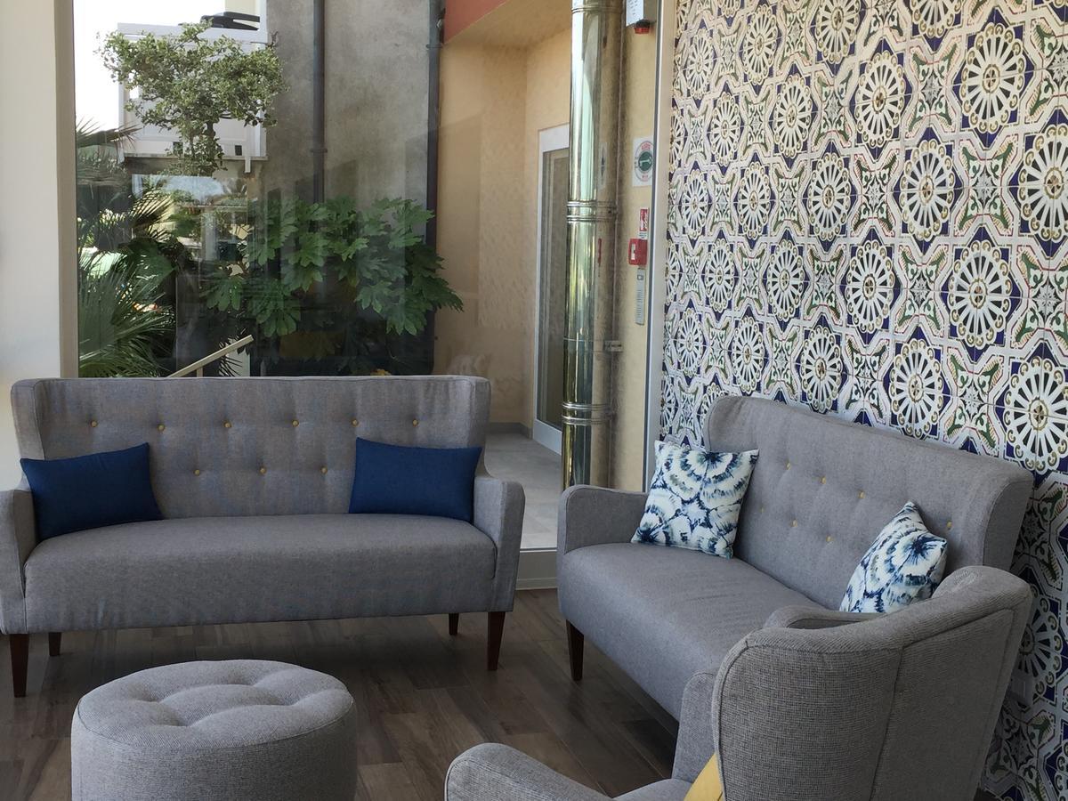 סניגליה Hotel Tritone מראה חיצוני תמונה
