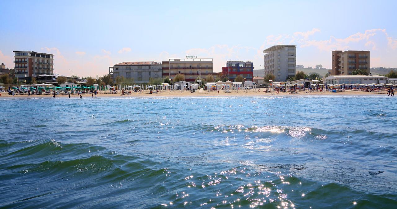 סניגליה Hotel Tritone מראה חיצוני תמונה