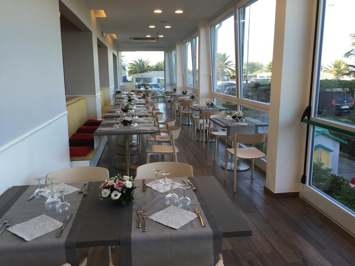 סניגליה Hotel Tritone מראה חיצוני תמונה