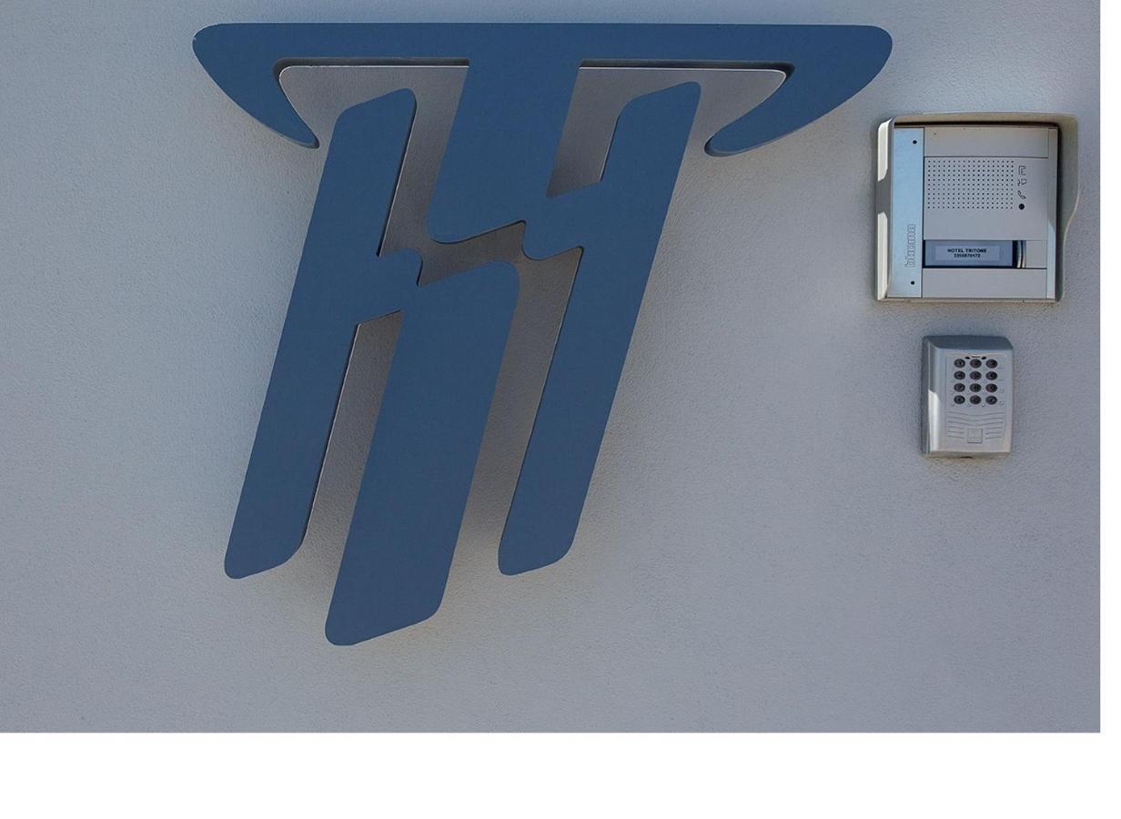 סניגליה Hotel Tritone מראה חיצוני תמונה