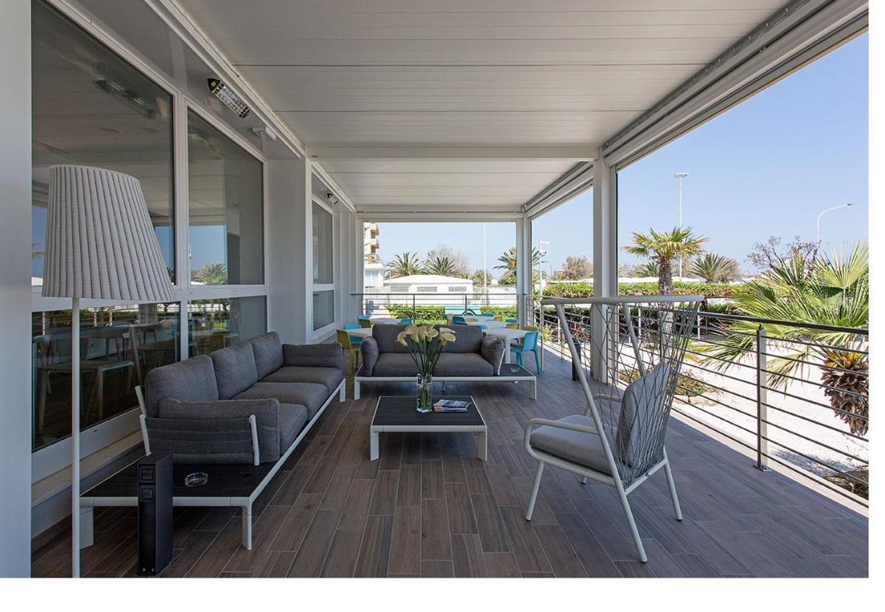 סניגליה Hotel Tritone מראה חיצוני תמונה