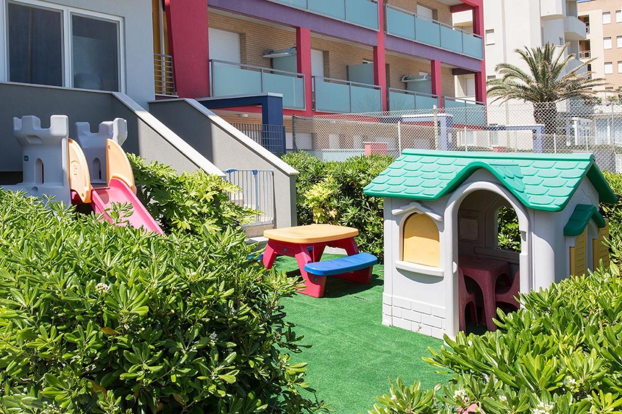 סניגליה Hotel Tritone מראה חיצוני תמונה